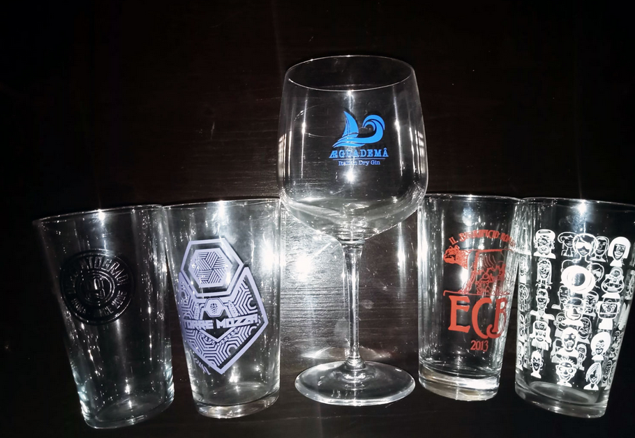 Calici, bicchieri e caraffe personalizzati con serigrafia, da Calicilaser MZ Glass.